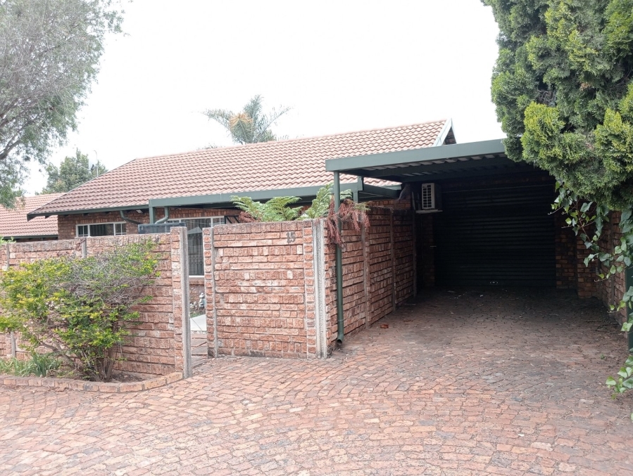 To Let 2 Bedroom Property for Rent in Highveld Gauteng