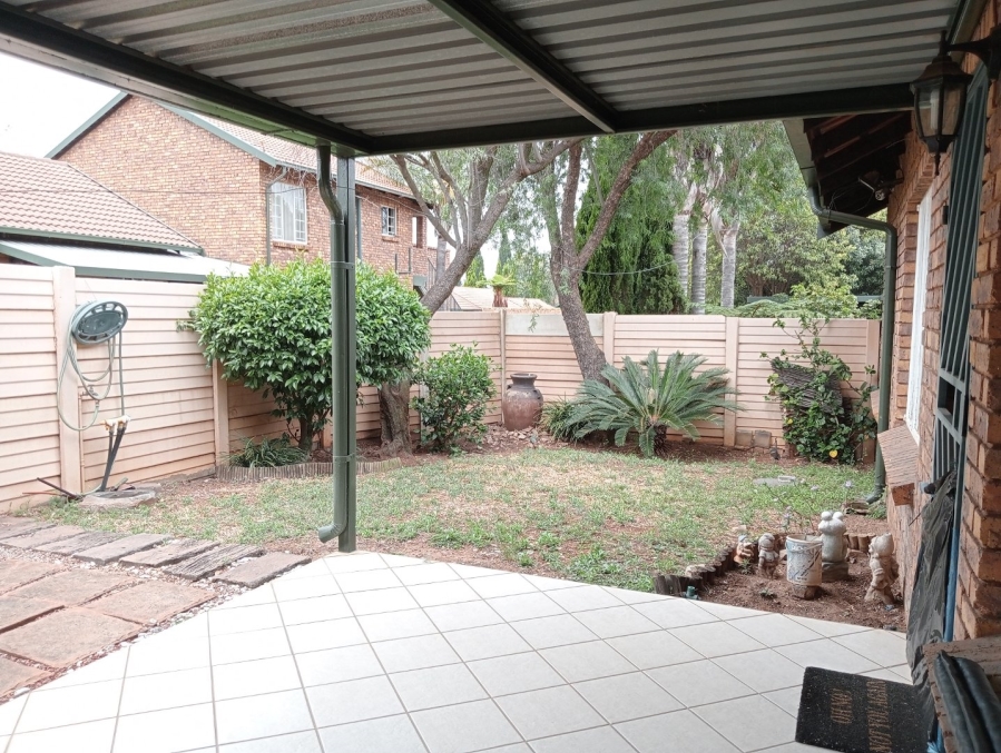 To Let 2 Bedroom Property for Rent in Highveld Gauteng