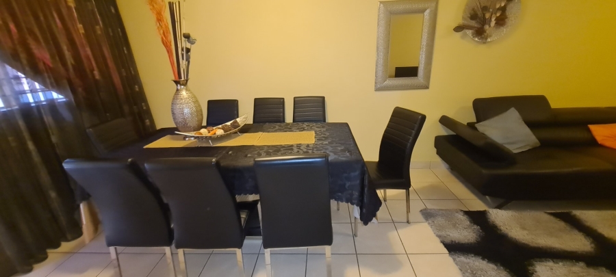 To Let 2 Bedroom Property for Rent in Erasmia Gauteng