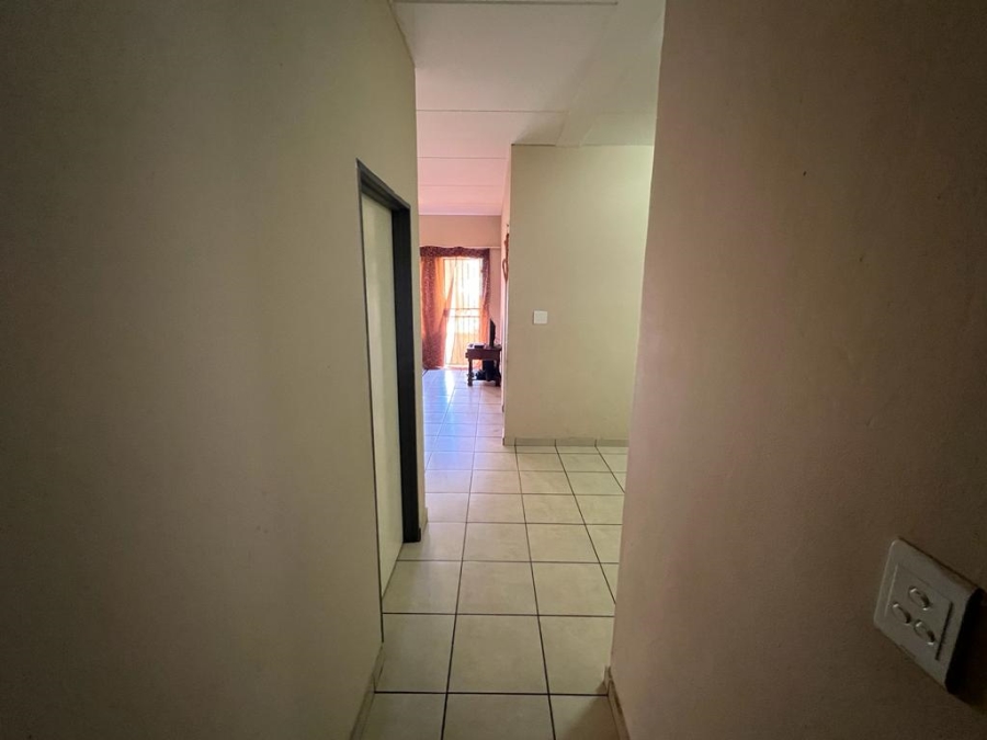 2 Bedroom Property for Sale in Grand Central Gauteng