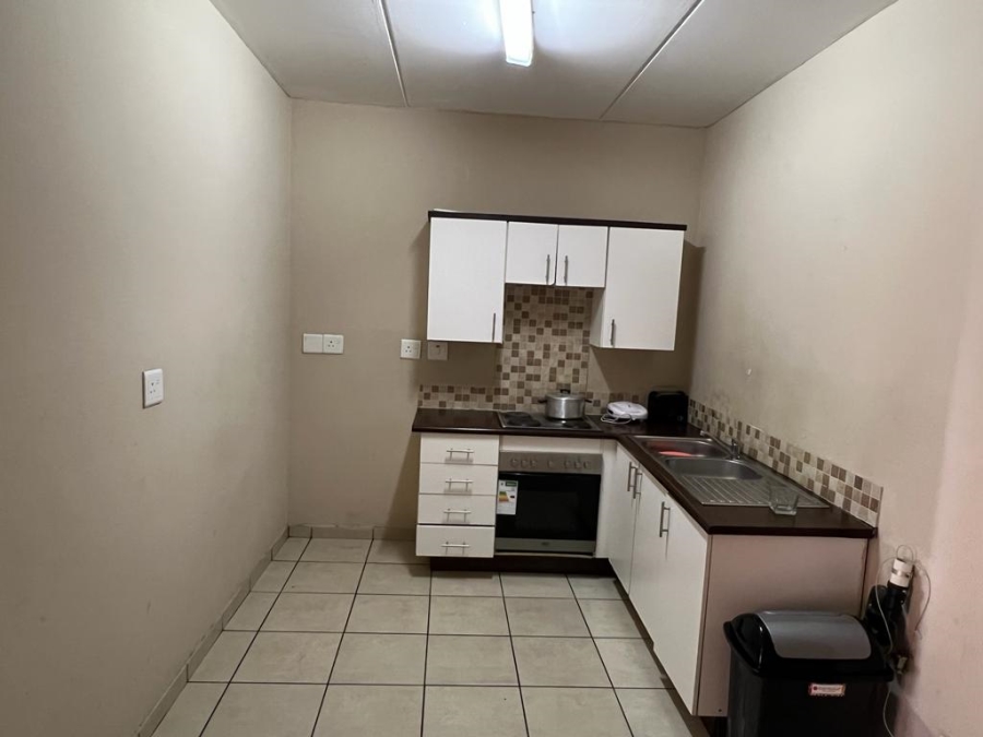 2 Bedroom Property for Sale in Grand Central Gauteng