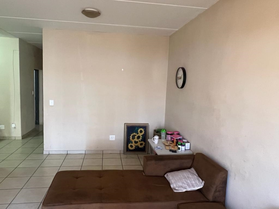 2 Bedroom Property for Sale in Grand Central Gauteng