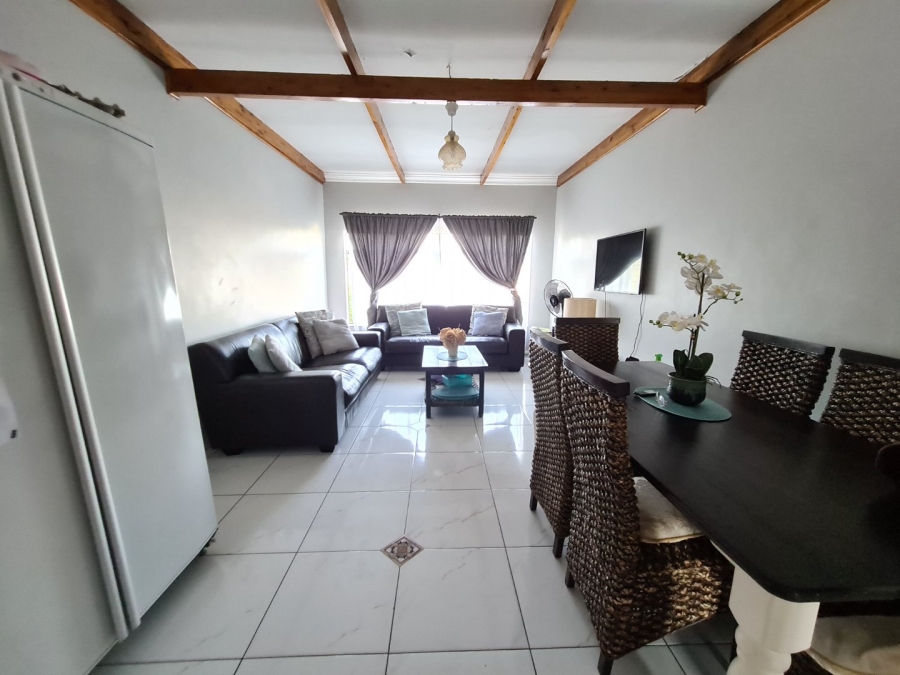 To Let 2 Bedroom Property for Rent in Erasmia Gauteng