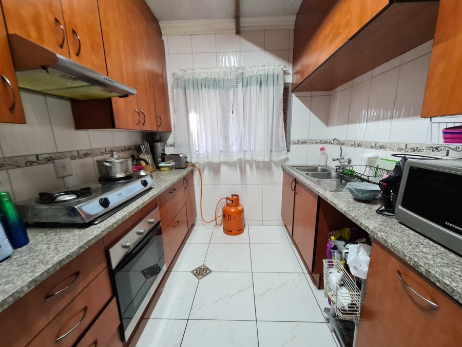 To Let 2 Bedroom Property for Rent in Erasmia Gauteng