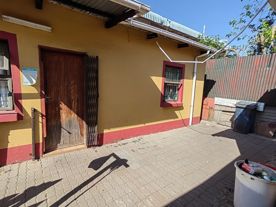 22 Bedroom Property for Sale in Brixton Gauteng