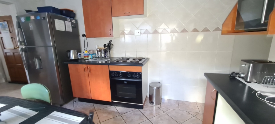 To Let 4 Bedroom Property for Rent in Laudium Gauteng