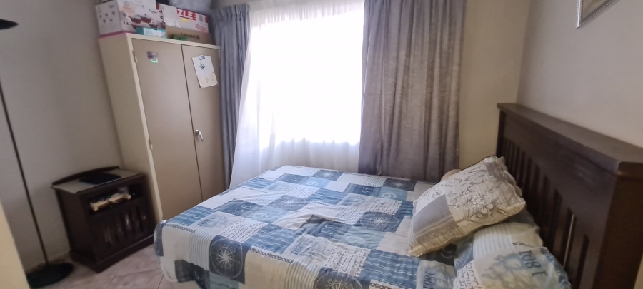 To Let 4 Bedroom Property for Rent in Laudium Gauteng