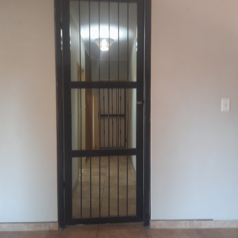 2 Bedroom Property for Sale in Clarina Gauteng