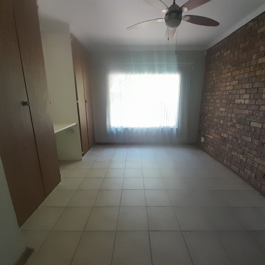 2 Bedroom Property for Sale in Clarina Gauteng