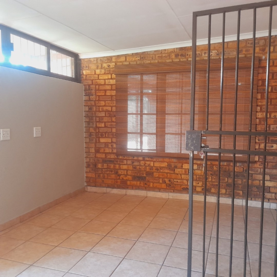 2 Bedroom Property for Sale in Clarina Gauteng