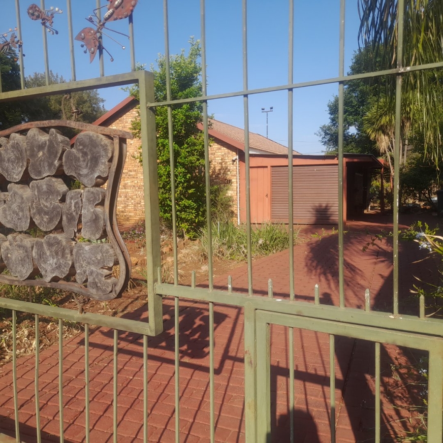 2 Bedroom Property for Sale in Clarina Gauteng