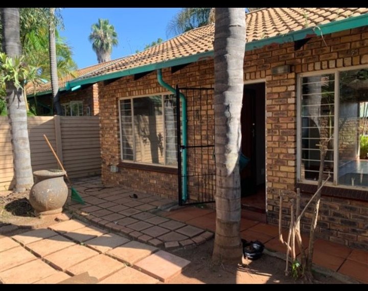 2 Bedroom Property for Sale in The Orchards Gauteng