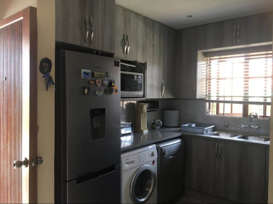 2 Bedroom Property for Sale in Halfway Gardens Gauteng