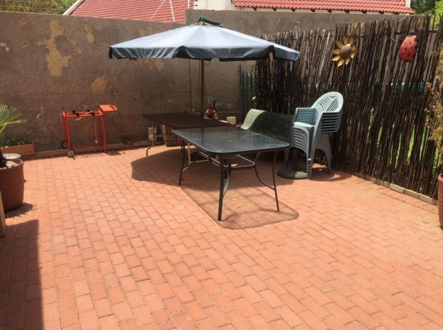 2 Bedroom Property for Sale in Halfway Gardens Gauteng