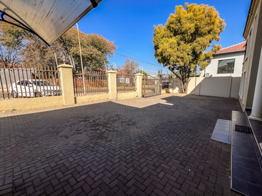 To Let commercial Property for Rent in Eastcliff Gauteng