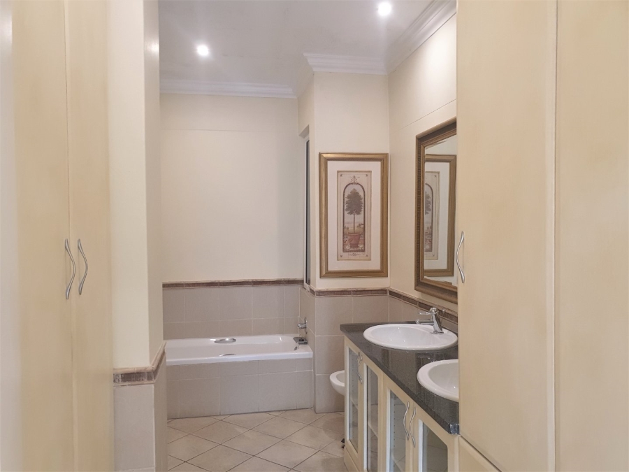 To Let 2 Bedroom Property for Rent in Eltonhill Gauteng