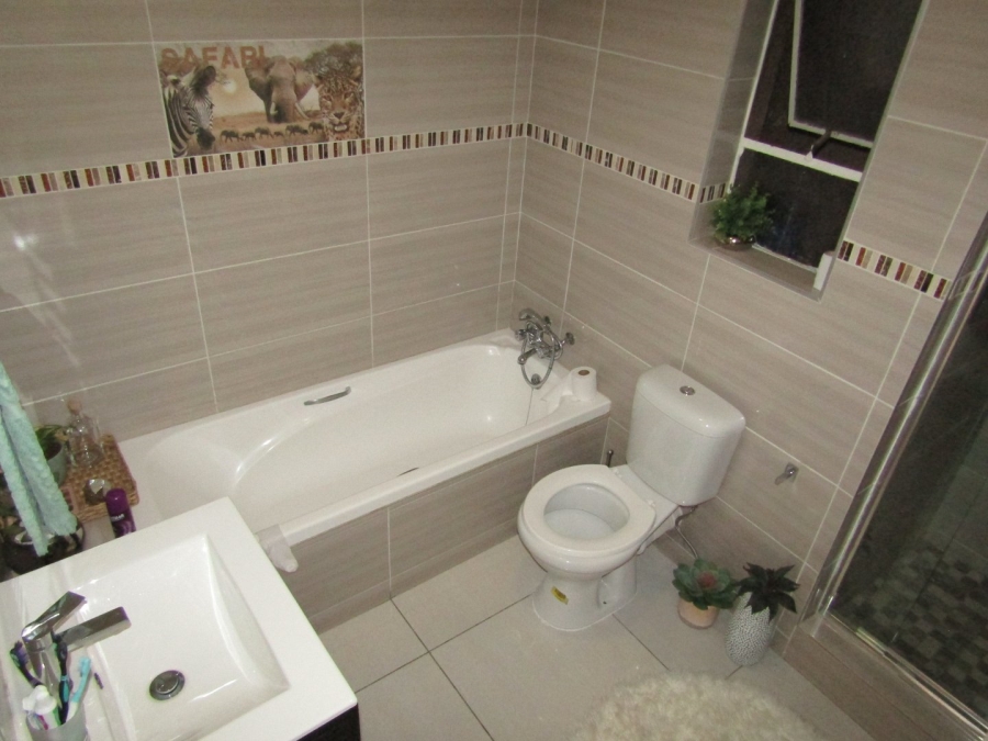 2 Bedroom Property for Sale in Winchester Hills Gauteng