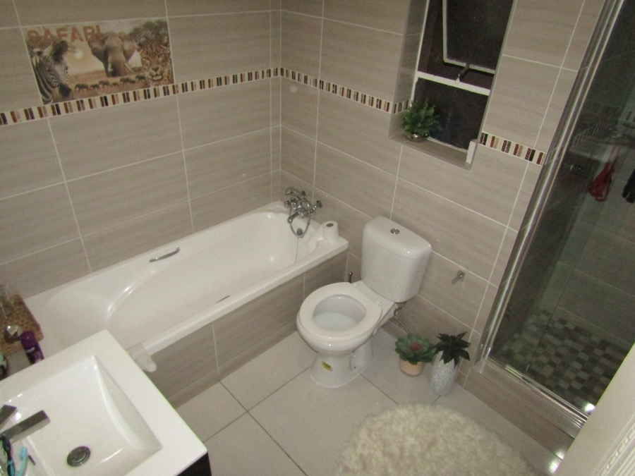 2 Bedroom Property for Sale in Winchester Hills Gauteng