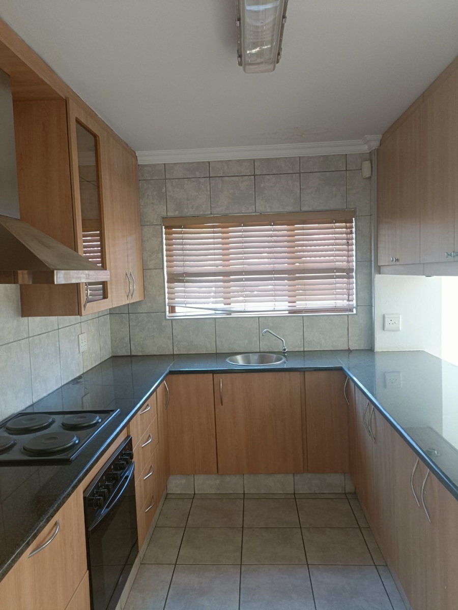 To Let 3 Bedroom Property for Rent in Willowbrook Gauteng