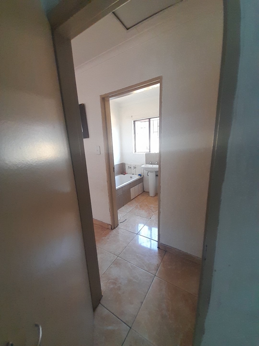 2 Bedroom Property for Sale in Soshanguve VV Gauteng