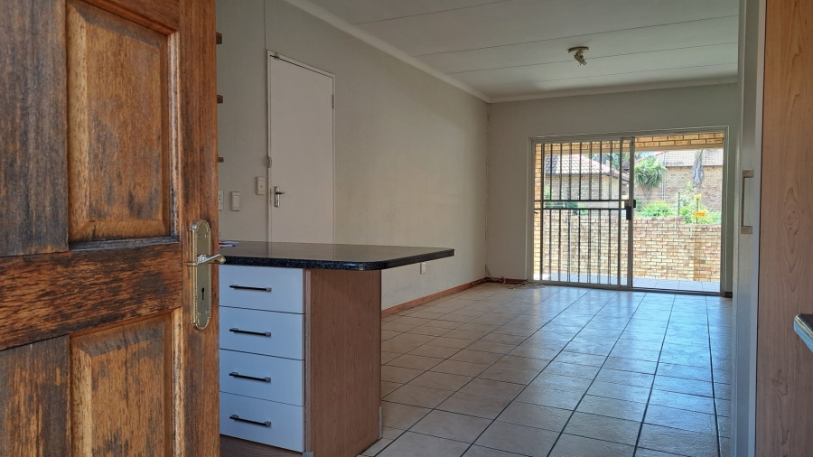 2 Bedroom Property for Sale in Willowbrook Gauteng