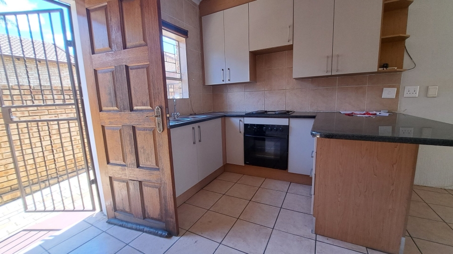 2 Bedroom Property for Sale in Willowbrook Gauteng