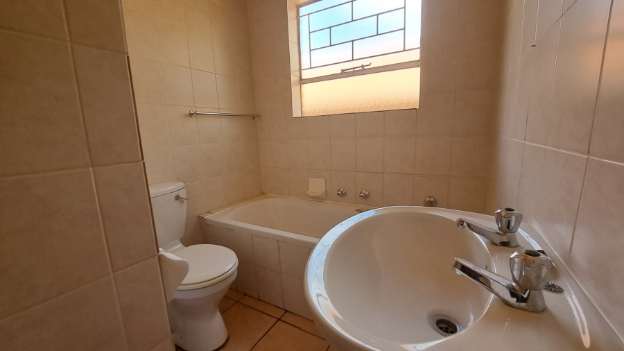 2 Bedroom Property for Sale in Willowbrook Gauteng