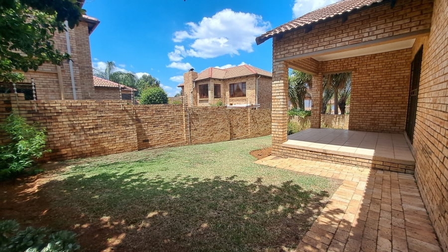 2 Bedroom Property for Sale in Willowbrook Gauteng