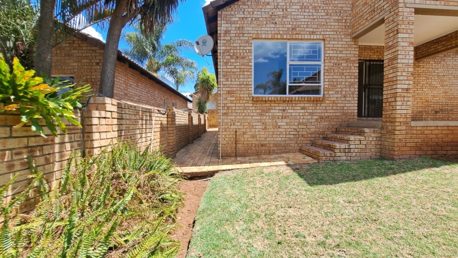 2 Bedroom Property for Sale in Willowbrook Gauteng