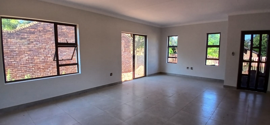 To Let 4 Bedroom Property for Rent in Heuweloord Gauteng