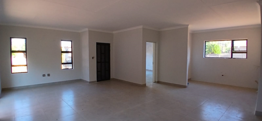 To Let 4 Bedroom Property for Rent in Heuweloord Gauteng