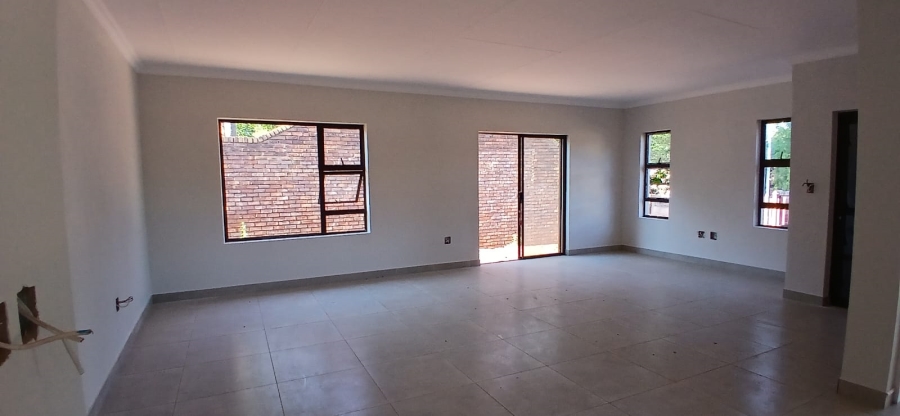 To Let 4 Bedroom Property for Rent in Heuweloord Gauteng