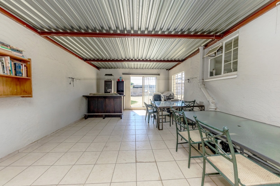 5 Bedroom Property for Sale in Mindalore Gauteng