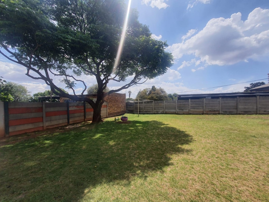 5 Bedroom Property for Sale in Mindalore Gauteng