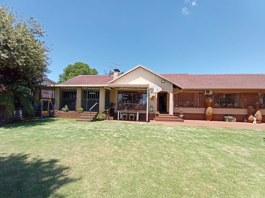 4 Bedroom Property for Sale in Rant En Dal Gauteng