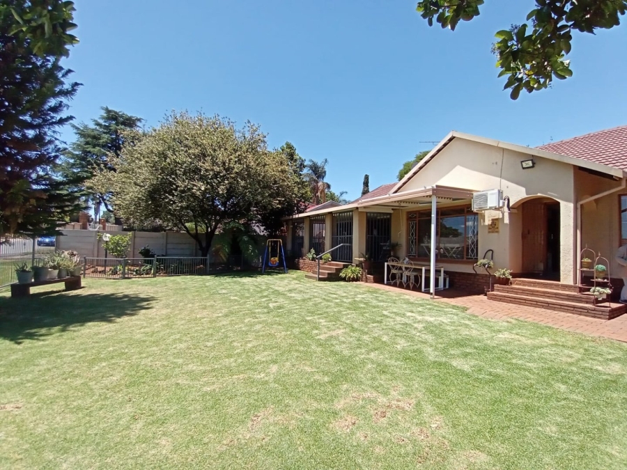 4 Bedroom Property for Sale in Rant En Dal Gauteng