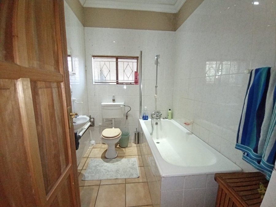 4 Bedroom Property for Sale in Rant En Dal Gauteng