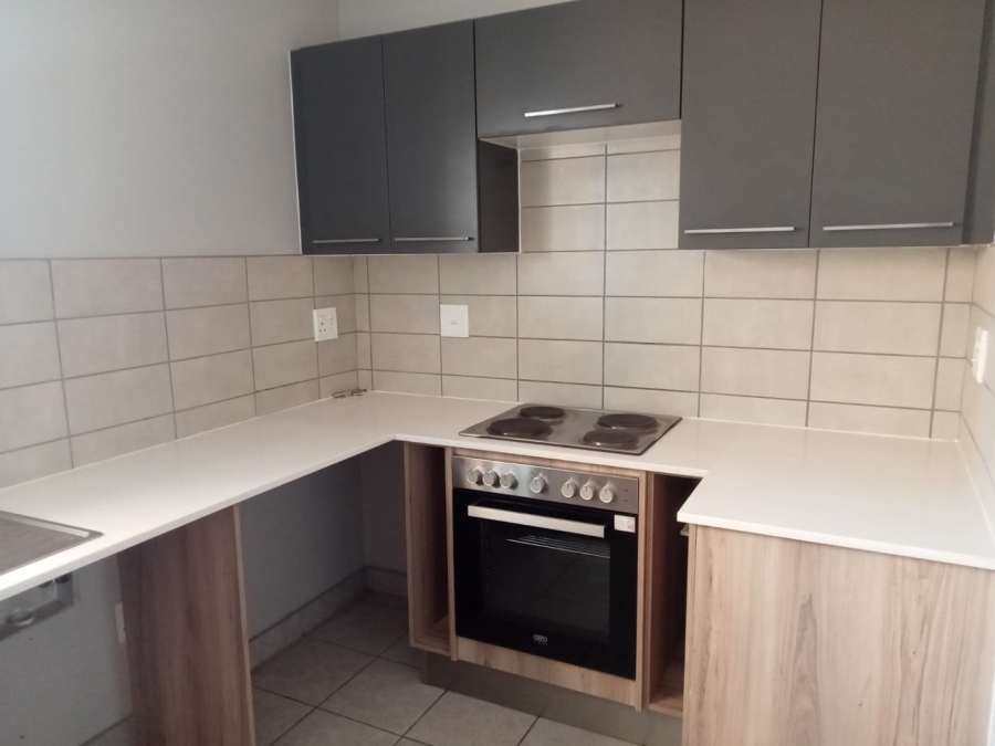 To Let 2 Bedroom Property for Rent in Noordwyk Gauteng