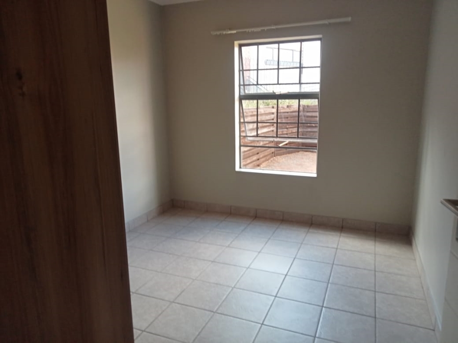 To Let 2 Bedroom Property for Rent in Noordwyk Gauteng