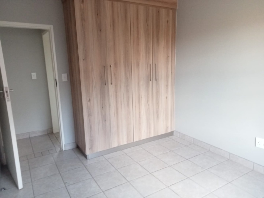 To Let 2 Bedroom Property for Rent in Noordwyk Gauteng