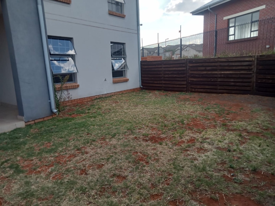 To Let 2 Bedroom Property for Rent in Noordwyk Gauteng