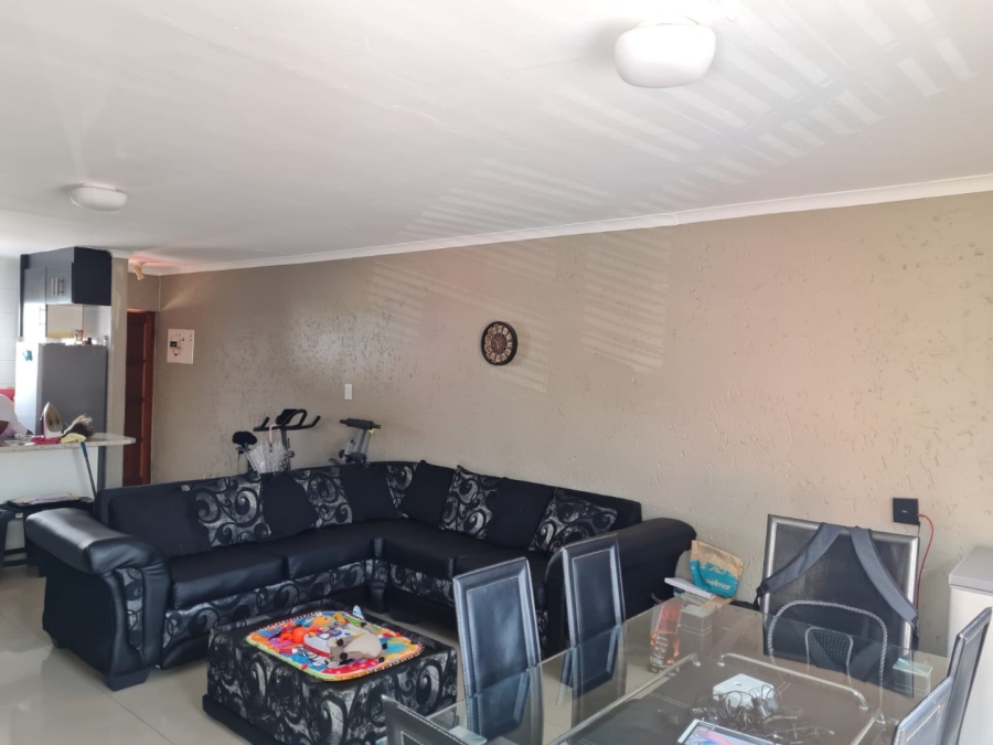 2 Bedroom Property for Sale in Ridgeway Gauteng