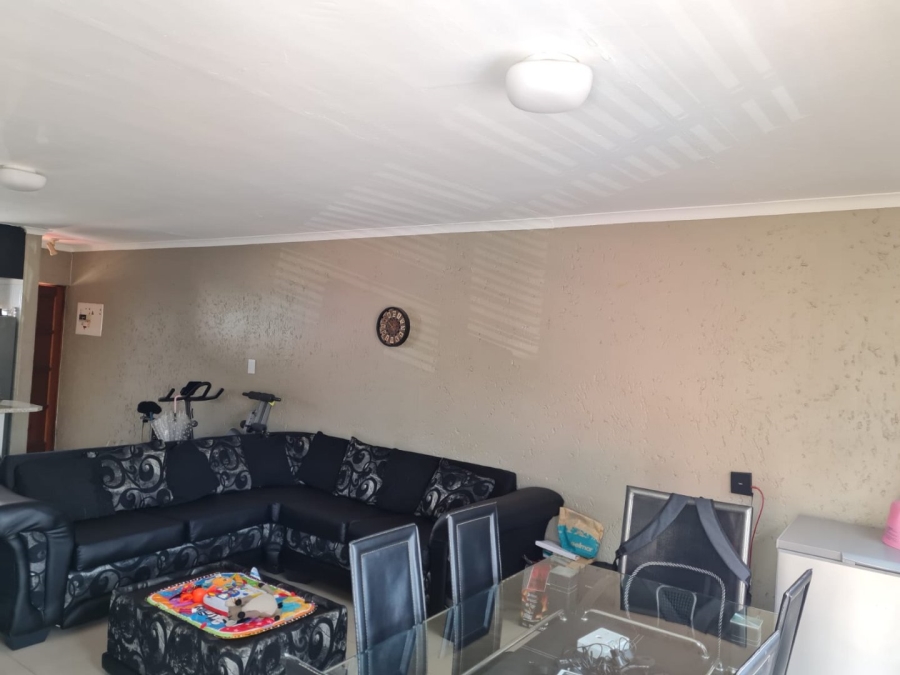 2 Bedroom Property for Sale in Ridgeway Gauteng