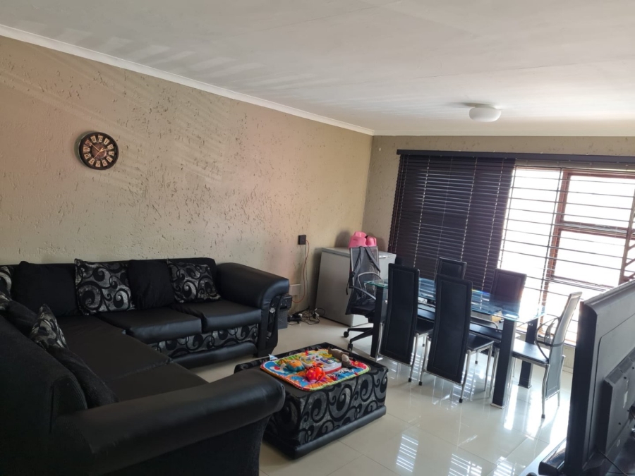 2 Bedroom Property for Sale in Ridgeway Gauteng