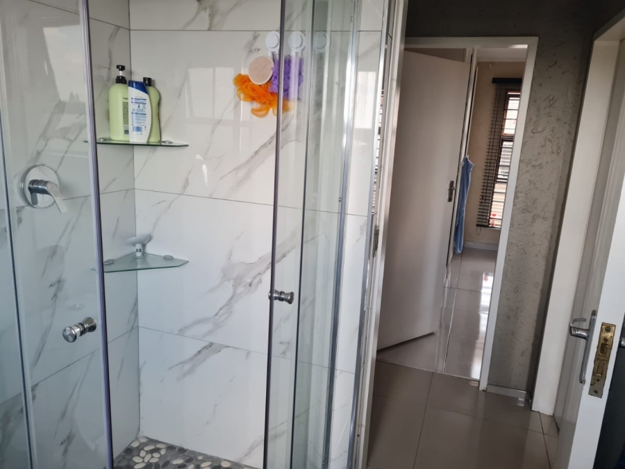 2 Bedroom Property for Sale in Ridgeway Gauteng