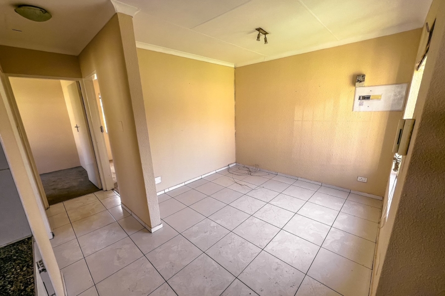 2 Bedroom Property for Sale in Mondeor Gauteng