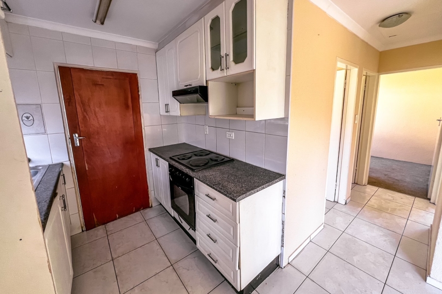 2 Bedroom Property for Sale in Mondeor Gauteng