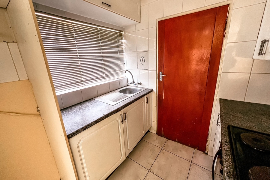 2 Bedroom Property for Sale in Mondeor Gauteng