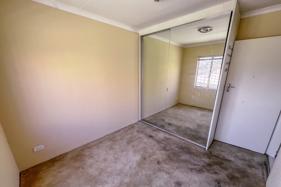 2 Bedroom Property for Sale in Mondeor Gauteng