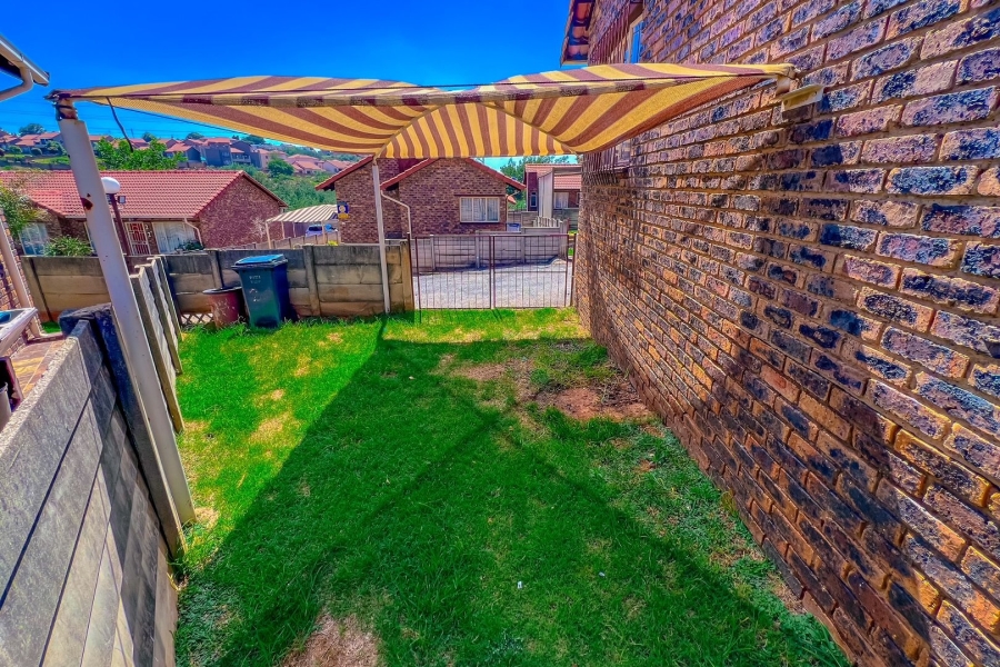 2 Bedroom Property for Sale in Mondeor Gauteng